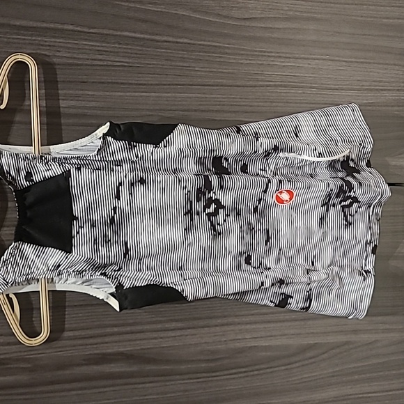 Castelli black and white medium biking tank top. - Picture 2 of 2